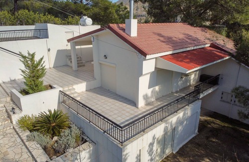 Moniatis Villa | Nestor Hillside Moniatis House
