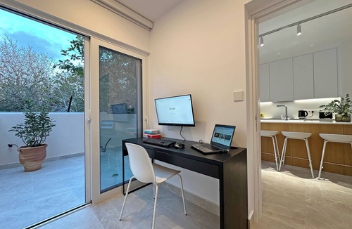 Tremithousa House | New 3 Bedroom Home-BBQ-Office-Lemon Tree Garden
