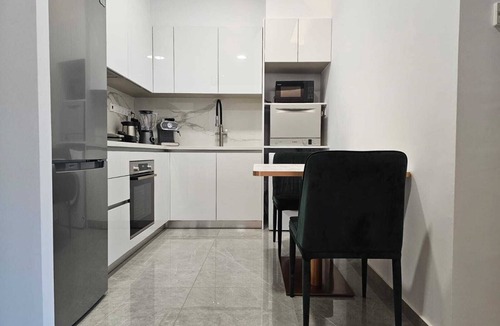 Agios Tychon House | NEW Luxury 2-Bedroom House- Heated Salty Swimming Pool, Sauna and Garden