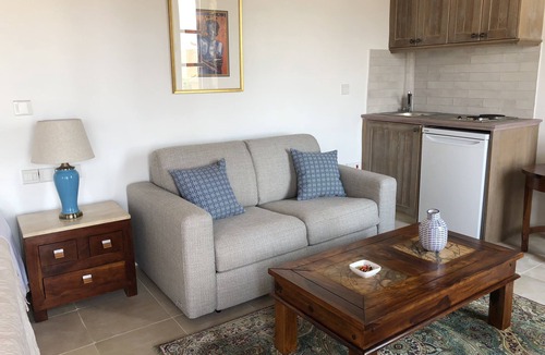 Agios Athanasios Apartment | Nikis House