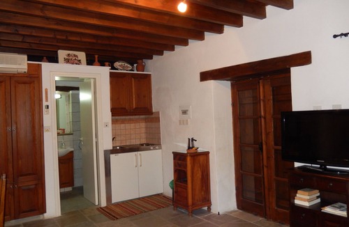 Agios Athanasios Apartment | Nikis House