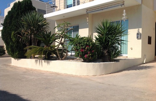 Peyia Town Apartment | No. 5 Holmes Place, Peyia, Coral Bay