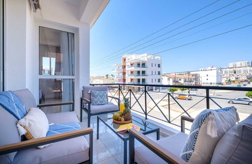 Universal Apartment | Nova Residence by Nomads