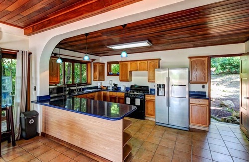 La Vista House | Oceanfront treehouse home w/ private pool, deck, near beach