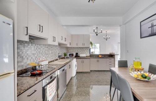 Oroklini Villa | Oceanic Pearl Villa Deluxe - 200m from beach