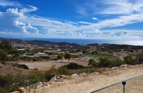 Pareklisia House | Off Grid Luxury Tiny House with sweeping sea views