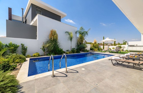 Protaras Villa | Olivine Waves Villa - Charming Protaras Centre Getaway