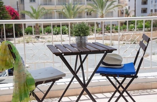 Paphos Apartment | One bedroom apartment with pool, near sea and in the heart of Tomb of the Kings