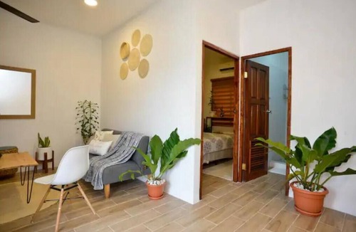 Granada House | One-bedroom Suite - 5min to La Calzada + 30MB wifi