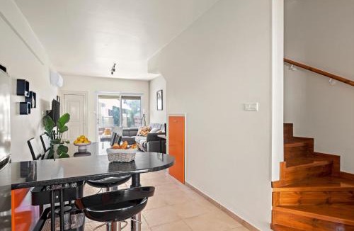 Peyia Town House | Orange Bliss Townhouse by Nomads