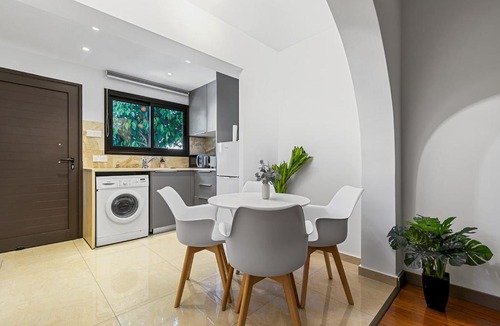Paphos Apartment | Orange Tree Studio