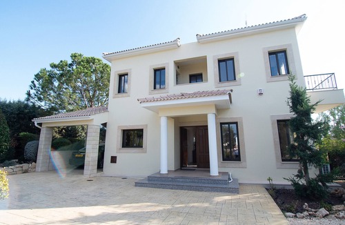 Kouklia Villa | Palm Retreat Villa with Private Pool