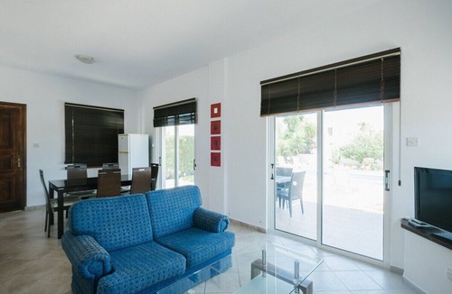 Latchi Villa | Palm Villa 2 with Private Garden & Pool - Close to the Beach & Ideal for Family/Group Holidays!