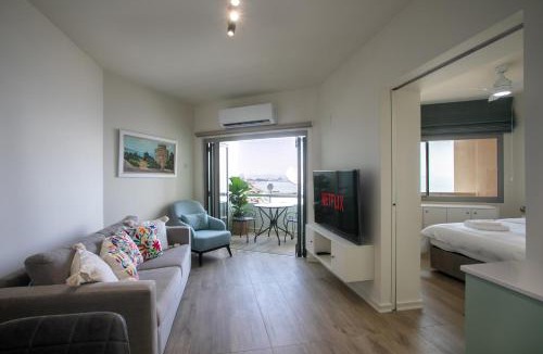 Skala Apartment | Palmove Luxurious Beachfront Apt