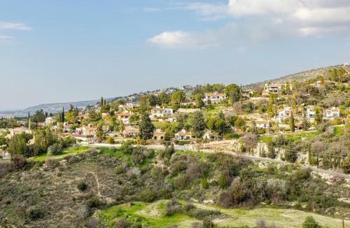 Tala Apartment | Panoramic Views in Peaceful Tala