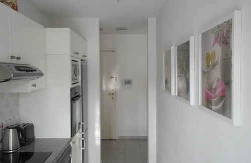 Universal Apartment | Paphos Airport Transfers, Beautiful Apartment,Small Complex,Large Pool,Free WiFi