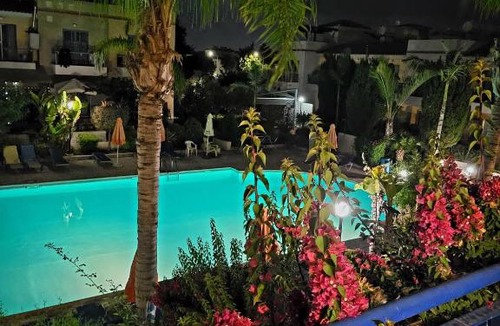 Universal House | Paphos town house vacation
