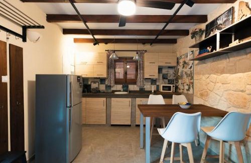 Mesa Chorio House | Paphos Traditional Holiday House