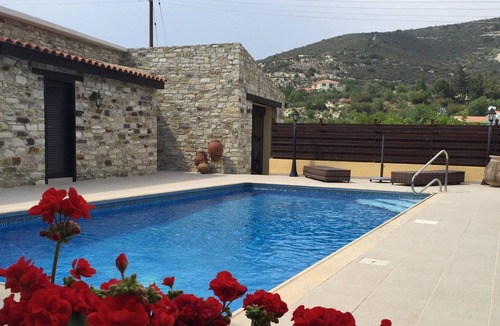 Kato Drys Cottage | Peaceful stone-built cottage at the edge of a beautiful, traditional village