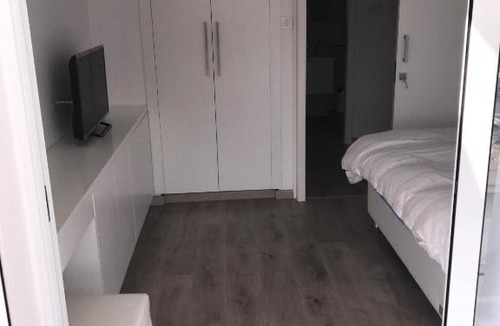 Agios Tychon Apartment | Penthouse apartment opposite FOURSEASONS hotel!