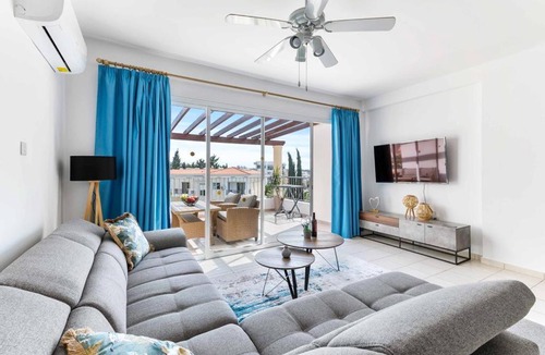 Universal Apartment | Penthouse Carina