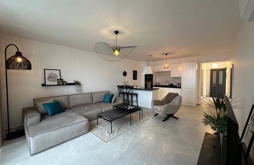 Karaagaรง Apartment | Penthouse on the waterfront with beautiful sea and mountain views. Deja Blue Wellness Resort