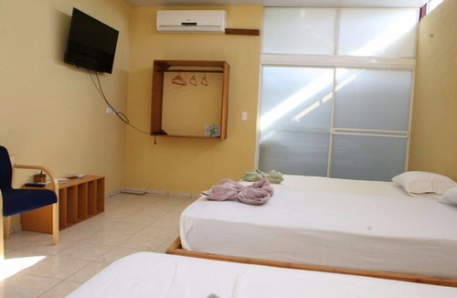 Managua Bed & Breakfast | Perfect Family Room for 3 guests!