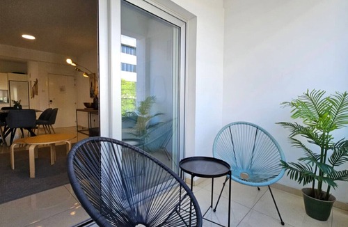 Acropolis Apartment | Phaedrus Living: Central Luxury Flat Esperidon 201