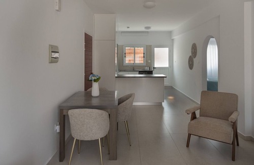Universal Apartment | Phaedrus Living: Olga Residence