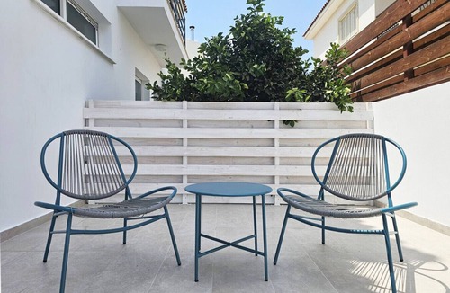 Universal Apartment | Phaedrus Living: Olga Residence