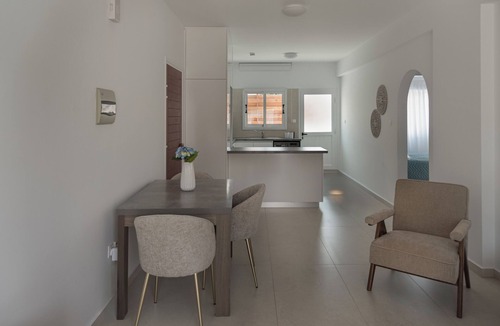 Universal Apartment | Phaedrus Living Olga Residence