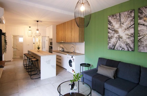 Paphos Apartment | Phaedrus Living: Seaside Modern Flat Limnaria 123