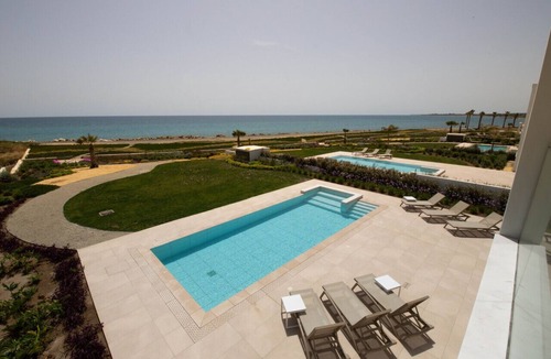 Softades Villa | Phaedrus Living: Serenity Waves Villas No.5