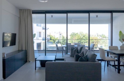 Aglantzia Apartment | Phaedrus Living: White Hills Suites Panoramic View