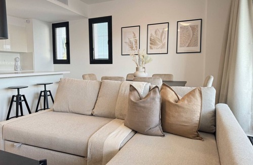 Aglantzia Apartment | Phaedrus Living: White Hills Suites City View