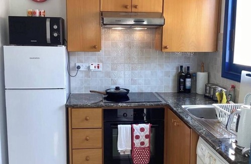 Paphos Apartment | POOL VIEW APARTMENT WALK TO THE BEACH & HARBOUR