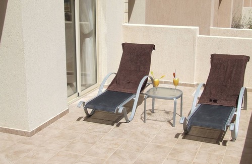 Paphos Apartment | Prime Location Ground Floor, 1 bed apartment. 2 Lagoon Pools, UK TV, FREE Wi-Fi