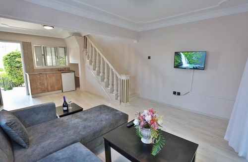 Karavas Villa | Private House with Common Pool in Kyrenia