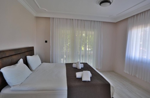 Karavas Villa | Private House with Common Pool in Kyrenia