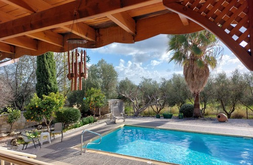 Anogyra Villa | Private peaceful enclosed Villa with own Pool, Free Wifi and Extensive Gardens