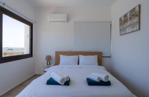 Softades Villa | Private Pool 3BR Villa Near Beach Larnaca