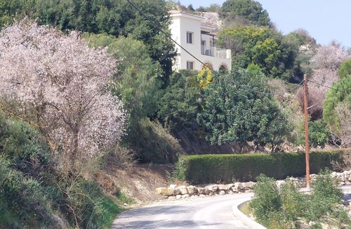 Kathikas Villa | Private Villa, stunning views, pool, Hottub,Ideal Base to explore the West Coast