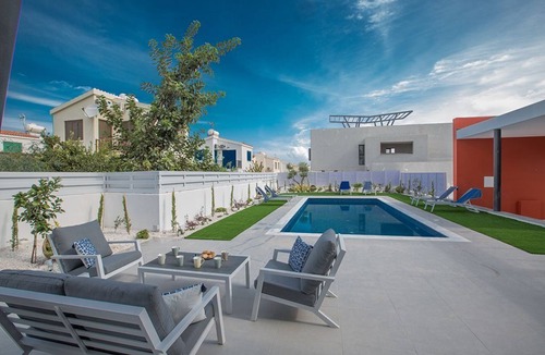 Protaras Villa | Protaras Holiday Villa CR5 - a villa that sleeps 6 guests in 3 bedrooms