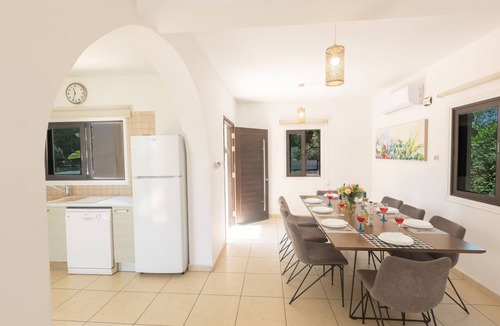 Protaras Villa | Protaras Holiday Villa MY5 - a villa that sleeps 10 guests in 5 bedrooms