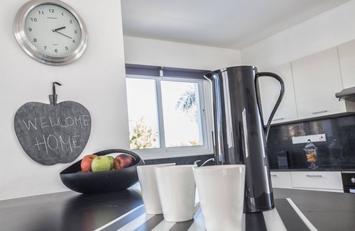 Pernera Villa | Protaras Holiday Villa FV04 - a villa that sleeps 6 guests in 3 bedrooms