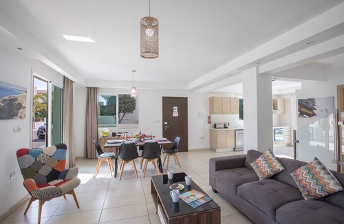 Pernera Villa | Protaras Katerina Villa KV48 - a villa that sleeps 7 guests in 3 bedrooms
