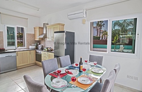 Protaras Villa | Protaras Mesogeios Villa ME25 - a villa that sleeps 6 guests in 3 bedrooms