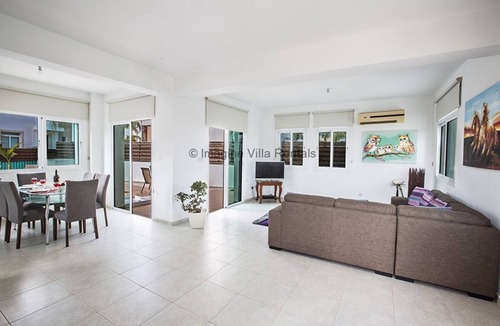 Protaras Villa | Protaras Mesogeios Villa ME25 - a villa that sleeps 6 guests in 3 bedrooms