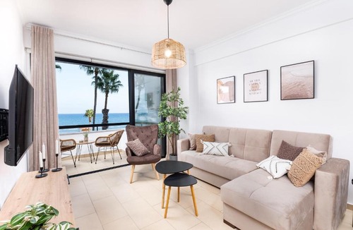 Larnaca City Centre Apartment | Quattro Beachfront Sea View Ap 206