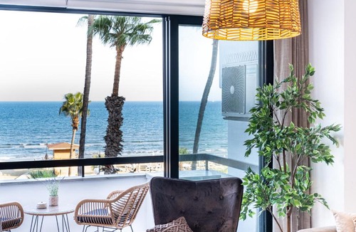 Larnaca City Centre Apartment | Quattro Beachfront Sea View Ap 206